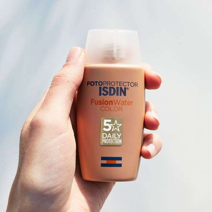 ISDIN FOTOPROTECTOR FUSION WATER COLOR MEDIUM SPF 50+ ISDIN FOTOPROTECTOR FUSION WATER COLOR MEDIUM SPF 50+